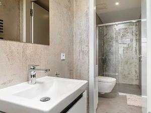 Prodej atypického bytu, Praha - Smíchov, Holečkova, 182 m2