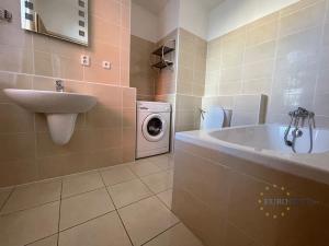 Prodej bytu 2+kk, Praha - Libeň, Drahobejlova, 68 m2