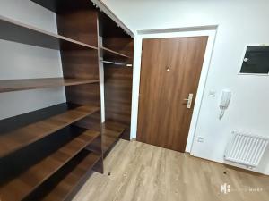 Pronájem bytu 1+kk, Praha - Libeň, Pod plynojemem, 45 m2