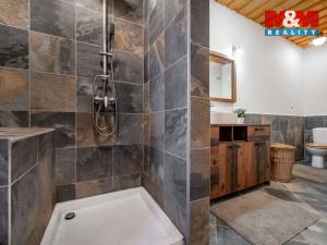 Prodej chalupy, Polička - Lezník, 260 m2