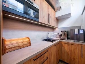 Prodej obchodního prostoru, Pardubice, Na Spravedlnosti, 200 m2