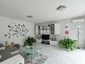 Pronájem vily, Praha - Stodůlky, Pod viaduktem, 996 m2