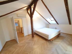 Pronájem bytu 2+kk, Praha - Smíchov, Plzeňská, 87 m2