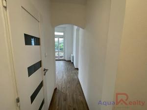 Pronájem bytu 1+1, Karlovy Vary, nábřeží Jana Palacha, 58 m2