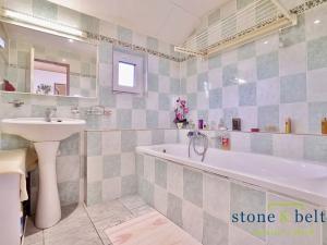 Prodej rodinného domu, Lázně Toušeň, Hlavní, 107 m2