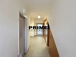 Pronájem kanceláře, Praha - Smíchov, Štefánikova, 63 m2