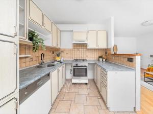 Prodej bytu 3+kk, Praha - Prosek, Vysočanská, 73 m2