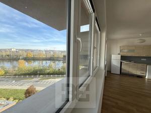 Pronájem bytu 2+kk, Praha - Holešovice, V háji, 58 m2