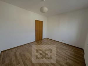 Pronájem bytu 2+kk, Praha - Holešovice, V háji, 58 m2