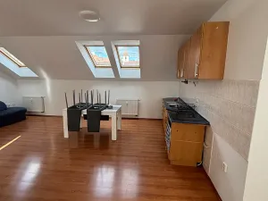 Pronájem bytu 4+kk, Náměšť nad Oslavou, Masarykovo nám., 112 m2