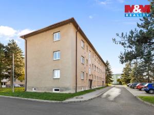 Prodej bytu 3+1, Jesenice, Školní, 55 m2