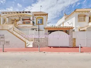 Prodej rodinného domu, Torrevieja, Španělsko, Ronda César Cánovas Girada, 50 m2