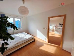 Pronájem bytu 2+kk, Praha - Letňany, Místecká, 60 m2