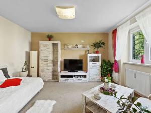 Pronájem bytu 1+1, Kladno, Vodárenská, 30 m2