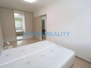 Pronájem bytu 2+kk, Praha - Košíře, Pod Kavalírkou, 55 m2