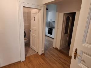 Pronájem bytu 1+1, Praha, Na bělidle, 55 m2