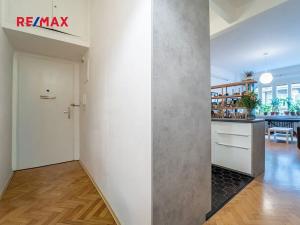 Prodej bytu 2+kk, Praha - Holešovice, Veverkova, 58 m2