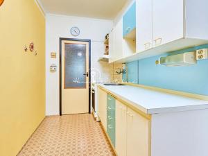 Prodej bytu 2+1, Lišov, Čechova, 63 m2