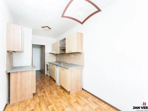 Prodej bytu 3+1, Praha - Horní Počernice, Lhotská, 73 m2