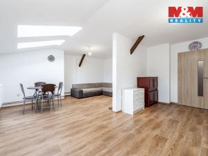 Prodej činžovního domu, Studená, nám. Sv. J. Nepomuckého, 229 m2