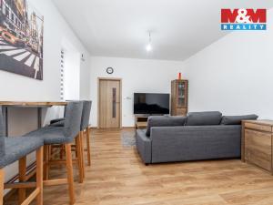 Prodej činžovního domu, Studená, nám. Sv. J. Nepomuckého, 229 m2