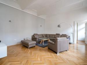 Prodej bytu 2+1, Praha - Nové Město, Soukenická, 78 m2