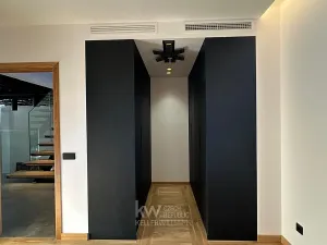 Prodej rodinného domu, Palma de Mallorca, Španělsko, Plaça de la Porta de Santa Catalina, 323 m2