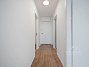 Pronájem bytu 1+kk, Praha - Chodov, Líbalova, 27 m2