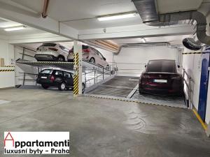 Pronájem garážového stání, Praha - Nové Město, Štěpánská, 15 m2