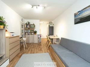 Prodej bytu 2+kk, Praha - Petrovice, Jakobiho, 43 m2