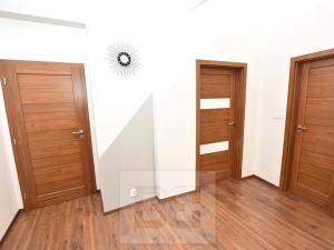 Pronájem bytu 3+kk, Praha - Kobylisy, Na pěšinách, 77 m2