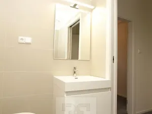 Pronájem bytu 1+kk, Praha - Holešovice, Vinařská, 40 m2