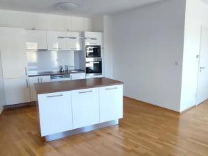 Pronájem bytu 3+kk, Ostrava, Biskupská, 101 m2