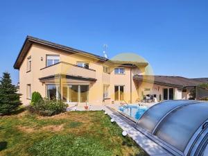 Prodej atypického bytu, Planá nad Lužnicí, Harrachova, 150 m2