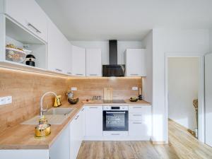 Pronájem bytu 1+1, Děčín - Děčín IX-Bynov, Gagarinova, 34 m2