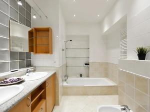 Pronájem bytu 3+1, Praha - Vinohrady, Mánesova, 118 m2