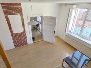 Pronájem bytu 1+1, Praha - Holešovice, Komunardů, 39 m2