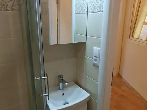 Pronájem bytu 2+kk, Hradec Králové, Československé armády, 34 m2