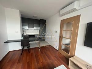 Pronájem bytu 2+kk, Jesenice, Hrnčířská, 60 m2