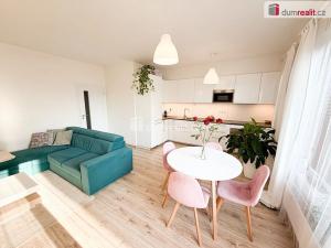 Pronájem bytu 3+kk, Praha - Hloubětín, Saarinenova, 80 m2