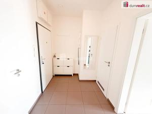 Pronájem bytu 3+kk, Praha - Hloubětín, Saarinenova, 80 m2