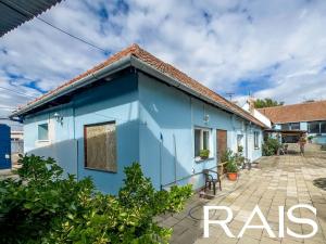 Prodej komerční nemovitosti, Hajany, 693 m2