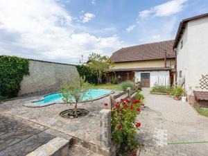 Prodej vícegeneračního domu, Praha - Újezd nad Lesy, Starokolínská, 510 m2