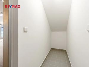 Pronájem kanceláře, Praha - Smíchov, Kováků, 103 m2