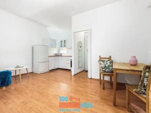 Pronájem bytu 1+kk, Praha - Holešovice, U Uranie, 26 m2