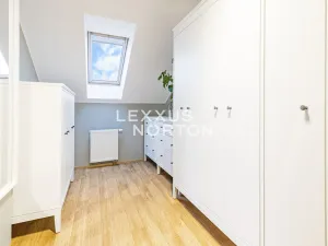 Prodej rodinného domu, Benešov, 264 m2