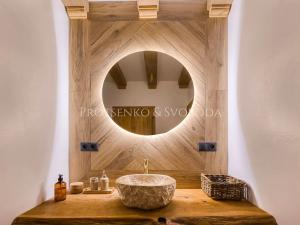 Prodej vícegeneračního domu, Lipí, 197 m2