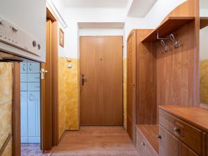 Prodej bytu 2+1, Rybitví, Školní, 52 m2