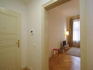 Pronájem bytu 1+1, Praha - Nové Město, Bolzanova, 47 m2