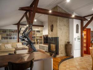 Prodej vícegeneračního domu, Sulice, Hlavní, 370 m2